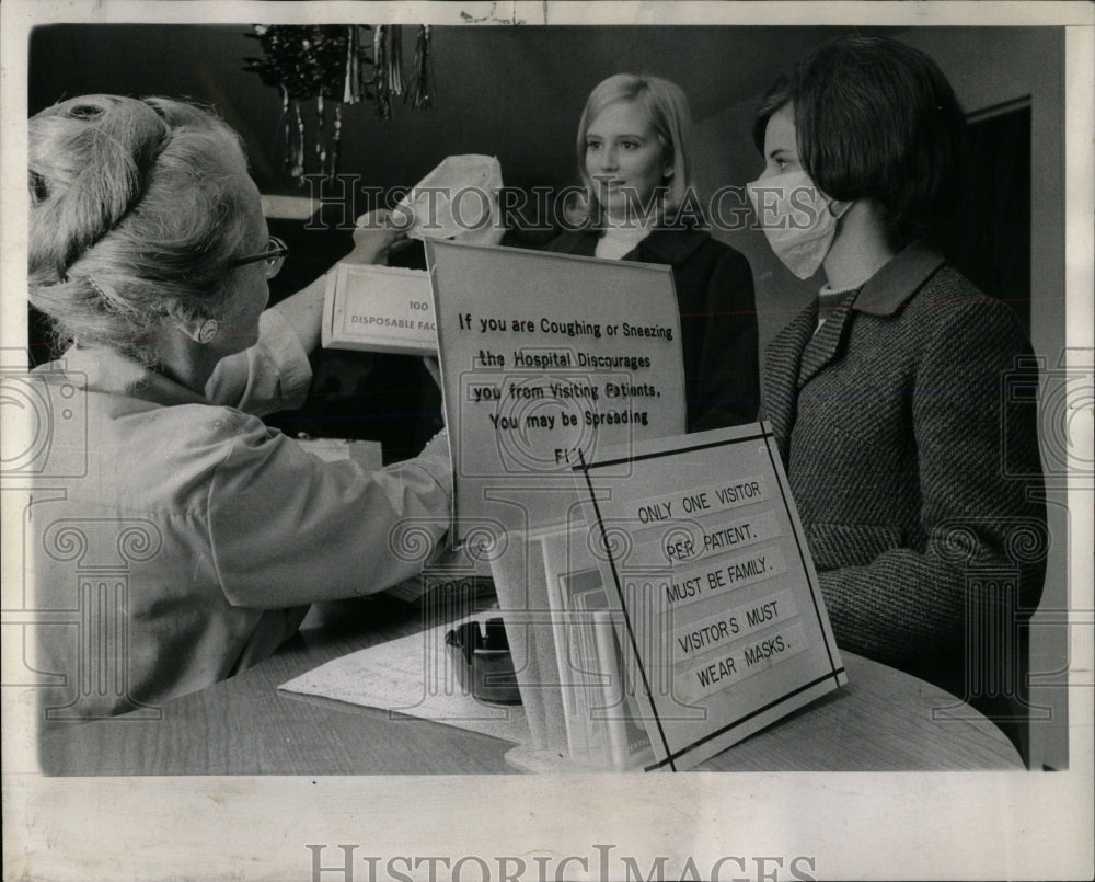 1969 Press Photo Evanston Hospital Bowman Karen Halford - RRW65363 - Historic Images