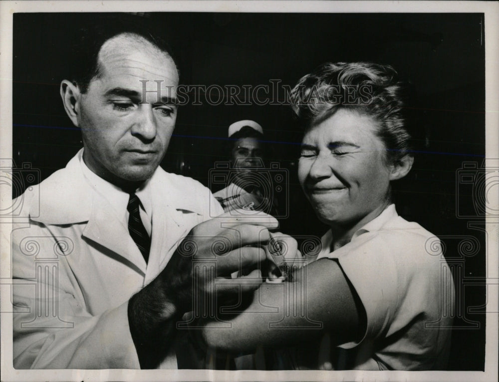 1957 Press Photo DR.JOSEPH BALLINGER HOSPITAL NURSE - RRW65495 - Historic Images