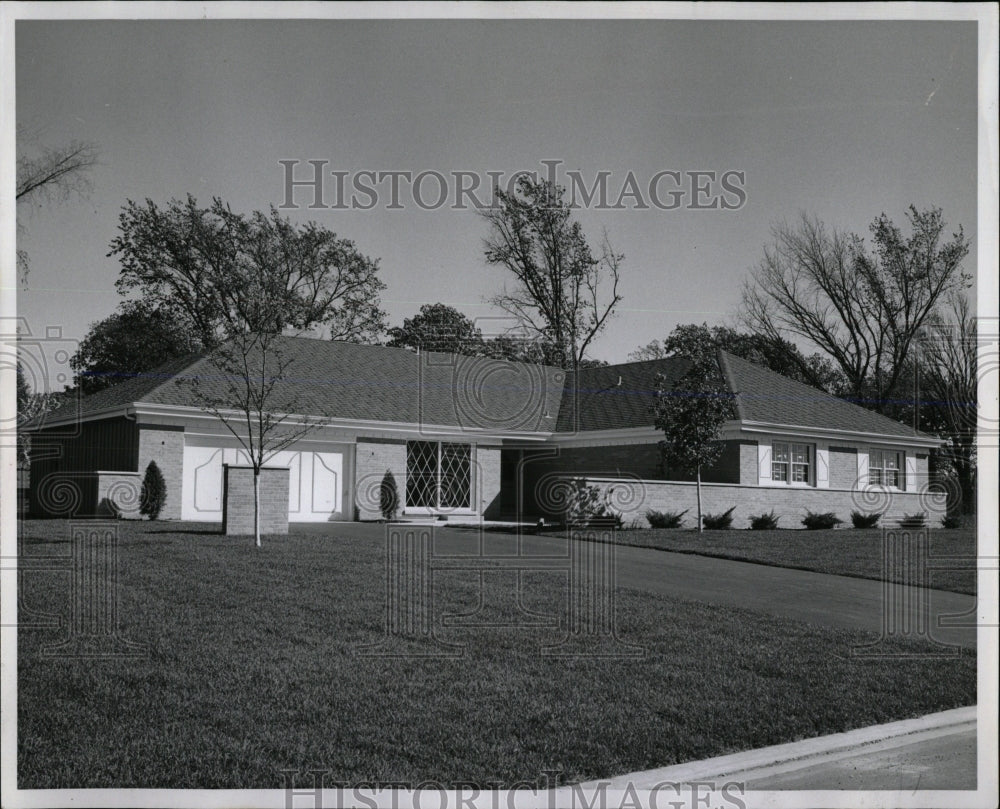 1969 Press Photo Indian Head park Village ranch home - RRW65537 - Historic Images