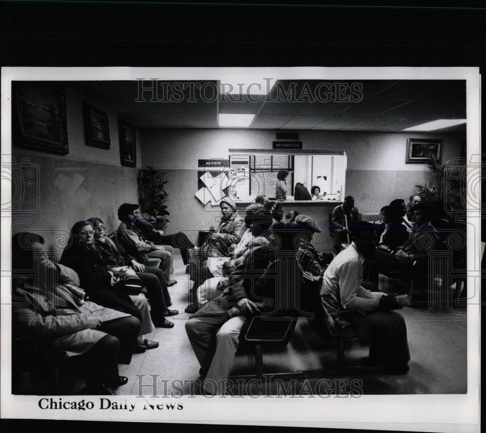 Press Photo Injured workers lawyers Industrial - RRW65577 - Historic Images