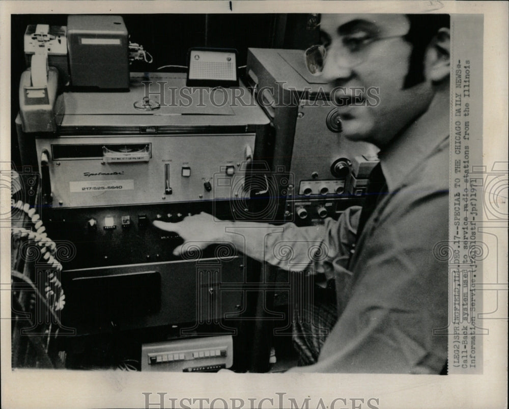 1971 Press Photo Chicago Daily news radio stations call - RRW65587 - Historic Images