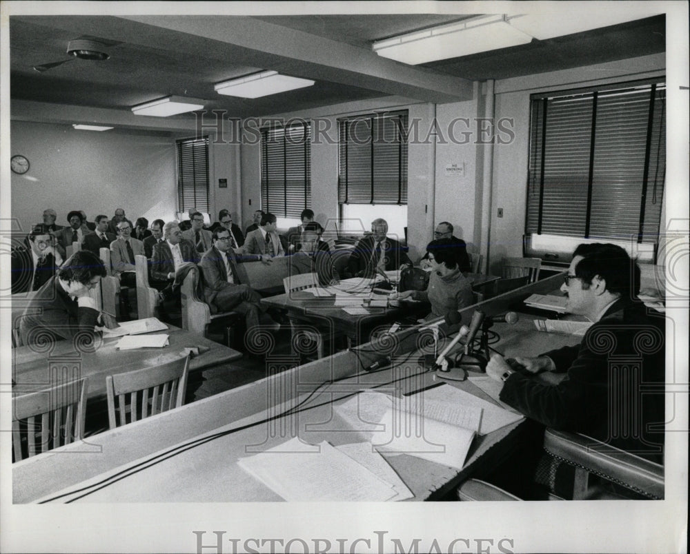 1977 Press Photo Group repsents Utility Companys - RRW65615 - Historic Images