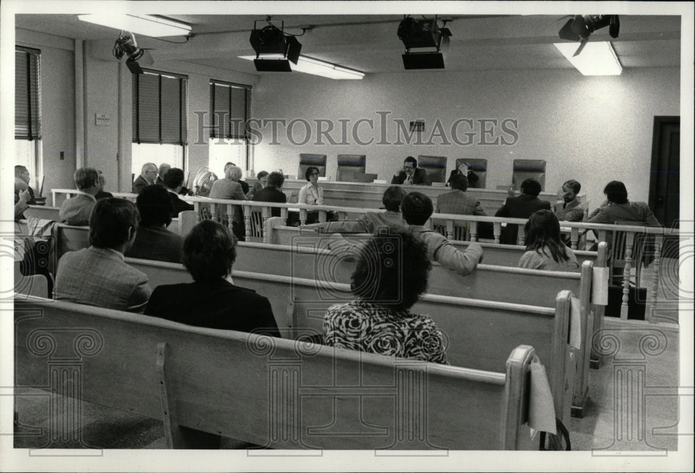 1977 Press Photo Illinois Commerce Commission Hearing - RRW65617 - Historic Images