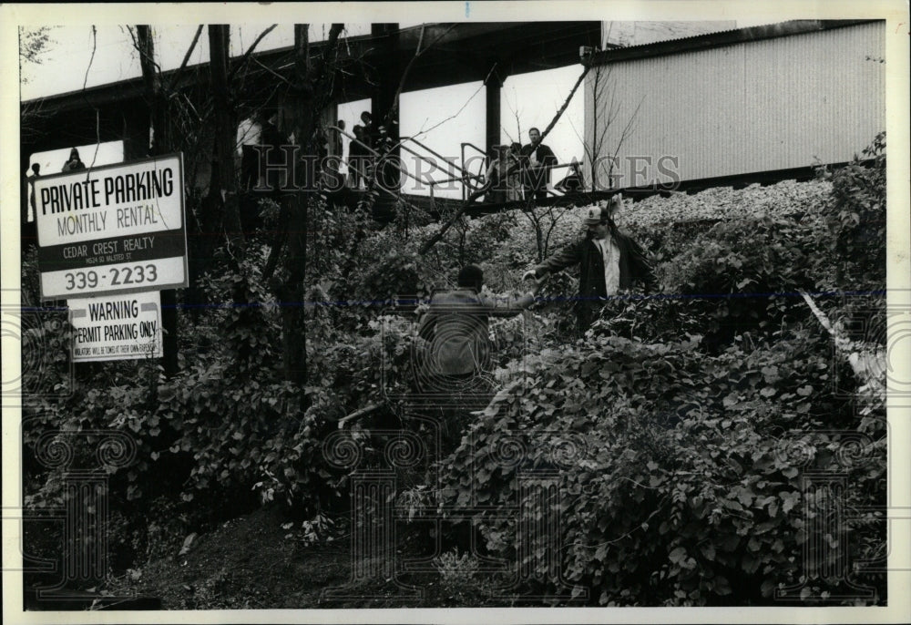 1981 Press Photo 1G commuter station Clinton Harvey - RRW65729 - Historic Images