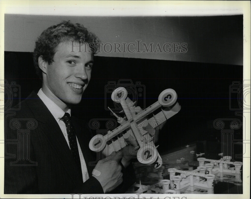 1987 Press Photo Illinois Institute Tech Aquastructure - RRW65757 - Historic Images