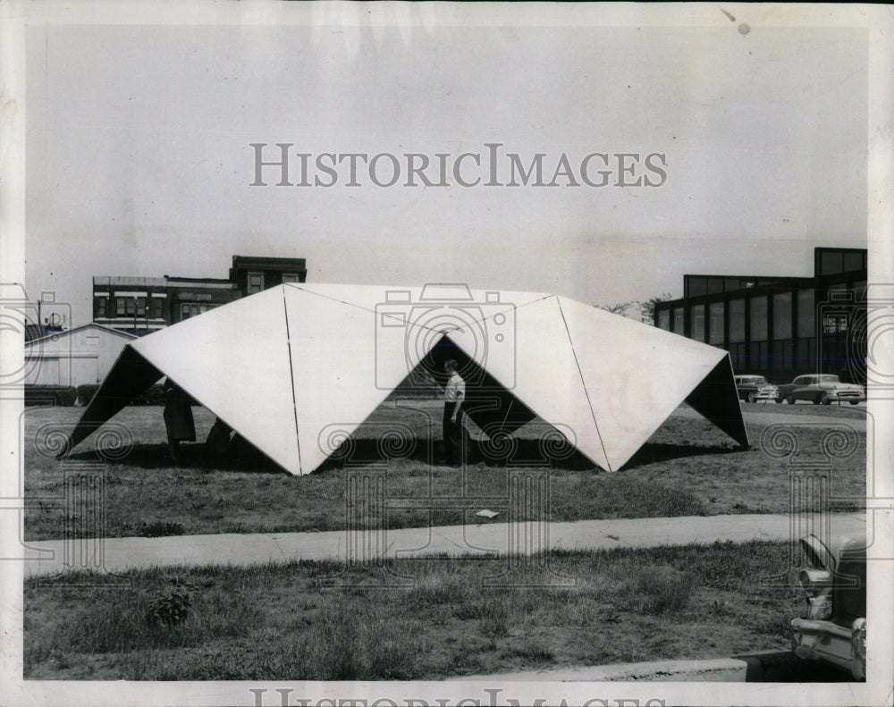 1956 Press Photo Illinois Tech Students panels paper - RRW65761 - Historic Images