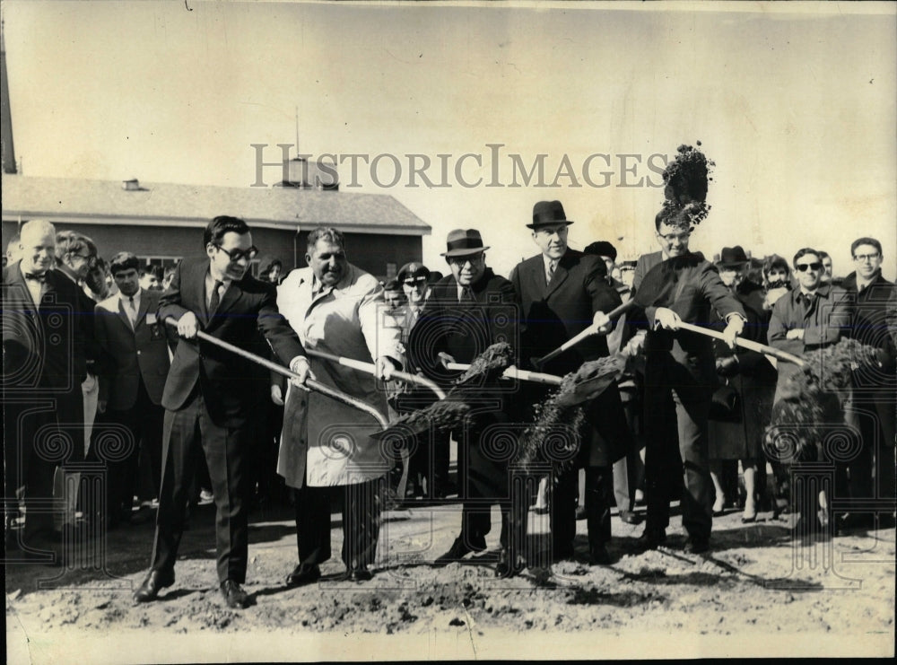 1966 Press Photo Illinois Institute Technology Illinois - RRW65763 - Historic Images