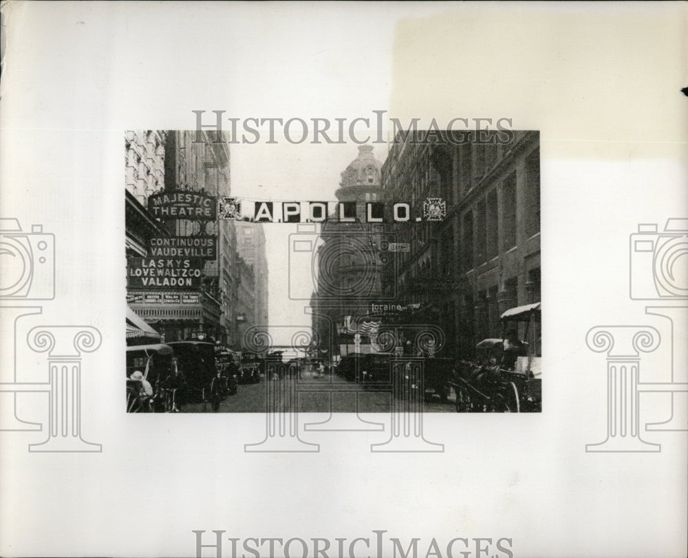 1960 Press Photo Majestic Theater Chicago Illinois - RRW65801 - Historic Images