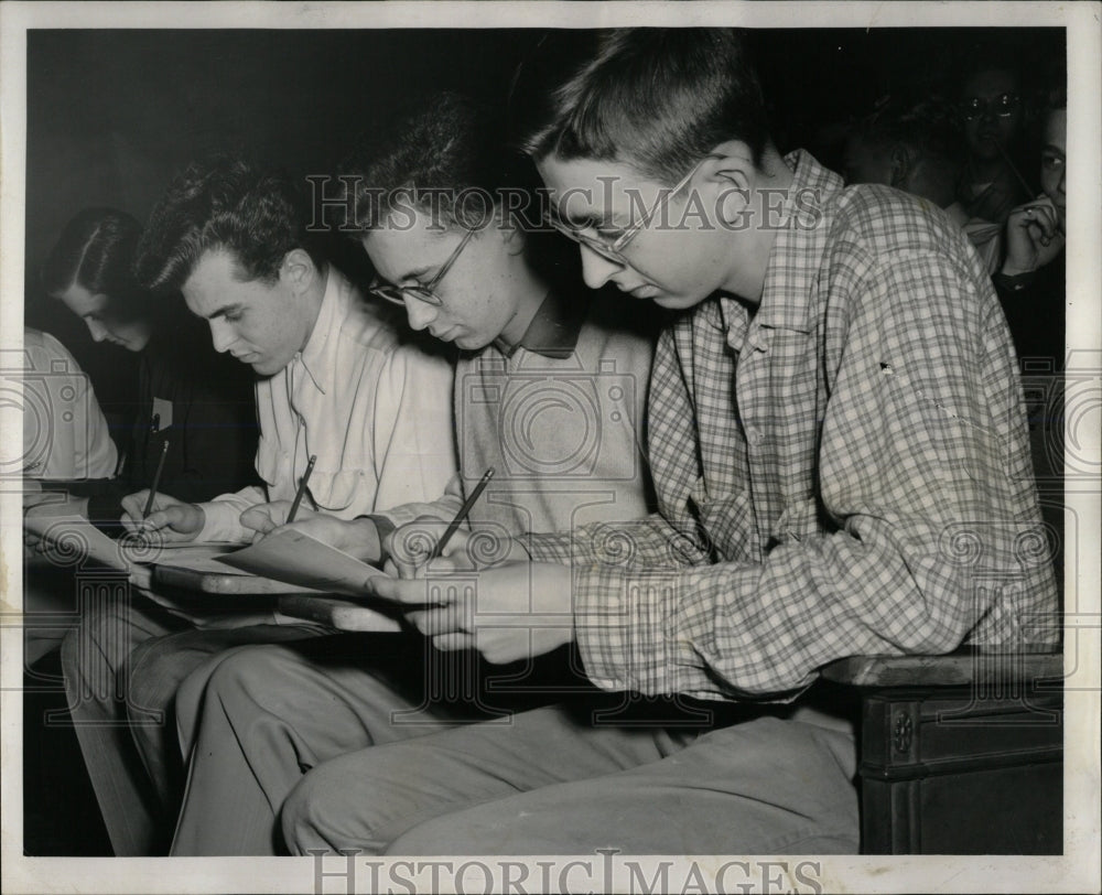 1956 Press Photo Robert Knapik Kenneth Leland Fullerton - RRW65909 - Historic Images