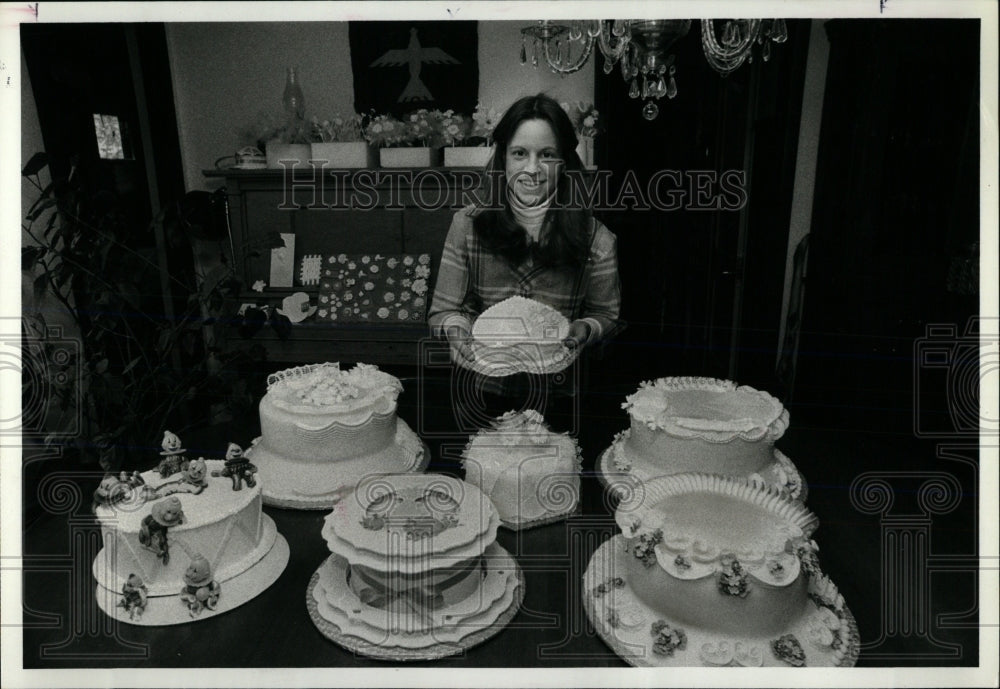 1980 Press Photo Marisia Rogowski Some Her Creations - RRW66035 - Historic Images