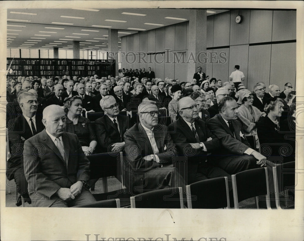 1963 Press Photo James Kemper Library John Crerar Group - RRW66079 - Historic Images