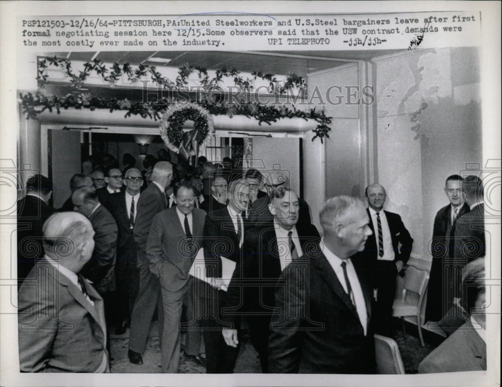 1964 Press Photo United Steelworkers Steel bargainers - RRW66201 - Historic Images