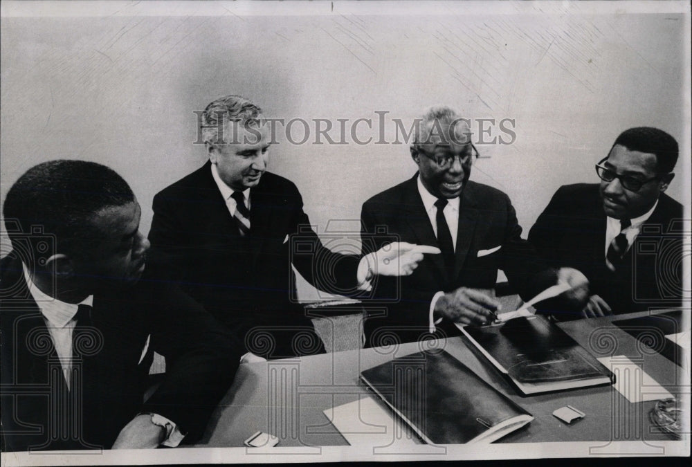 1968 Press Photo Donald Hollowell Alumni Council Negro - RRW66241 - Historic Images