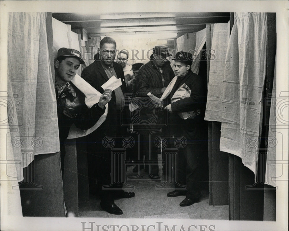 1965 Press Photo Jerry Wicinski Munster polling booth - RRW66257 - Historic Images