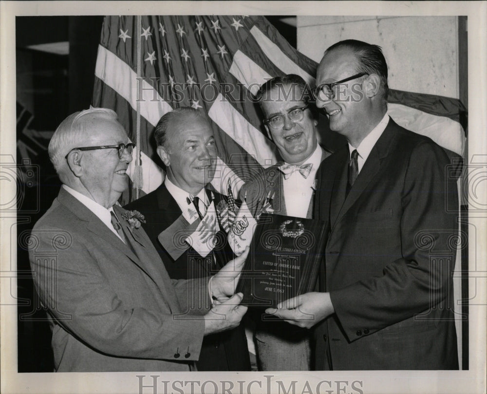 1963 Press Photo Charles J.Schaniel United America Bank - RRW66325 - Historic Images