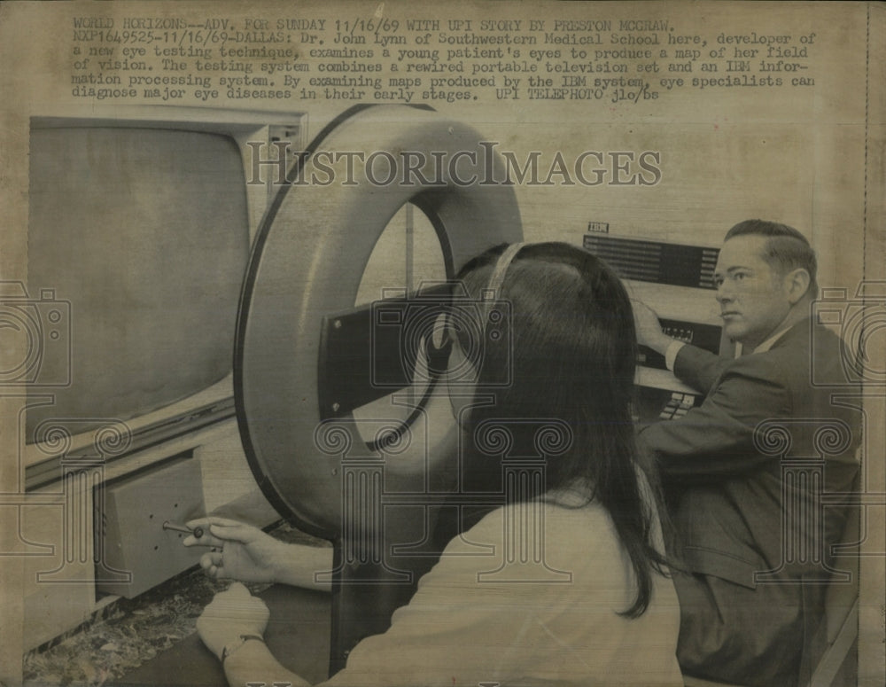 1969 Press Photo Dr John Lynn Dallas IBM System Medical - RRW66347 - Historic Images