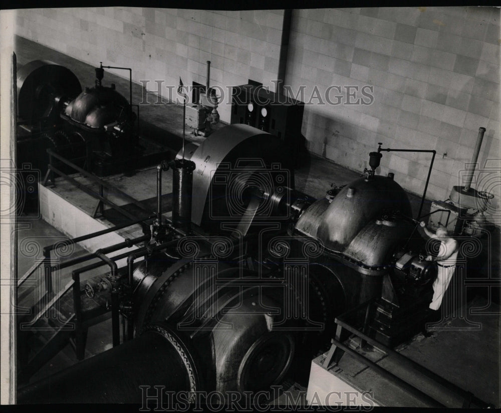 1947 Press Photo Water Filtration - RRW66429 - Historic Images