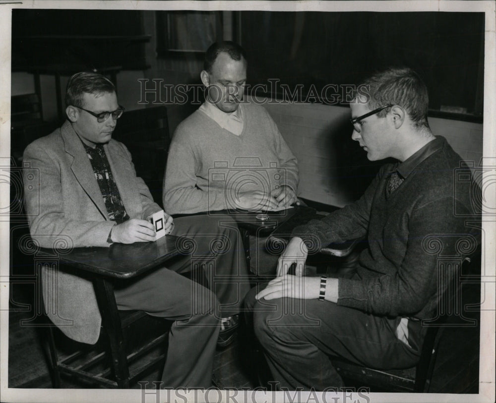 1958 Press Photo University Chicago students transmit - RRW66567 - Historic Images