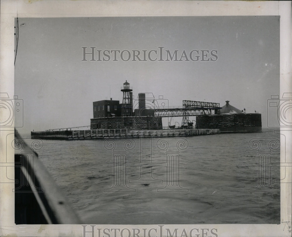 Press Photo Water Crib 68th Street - RRW66705 - Historic Images