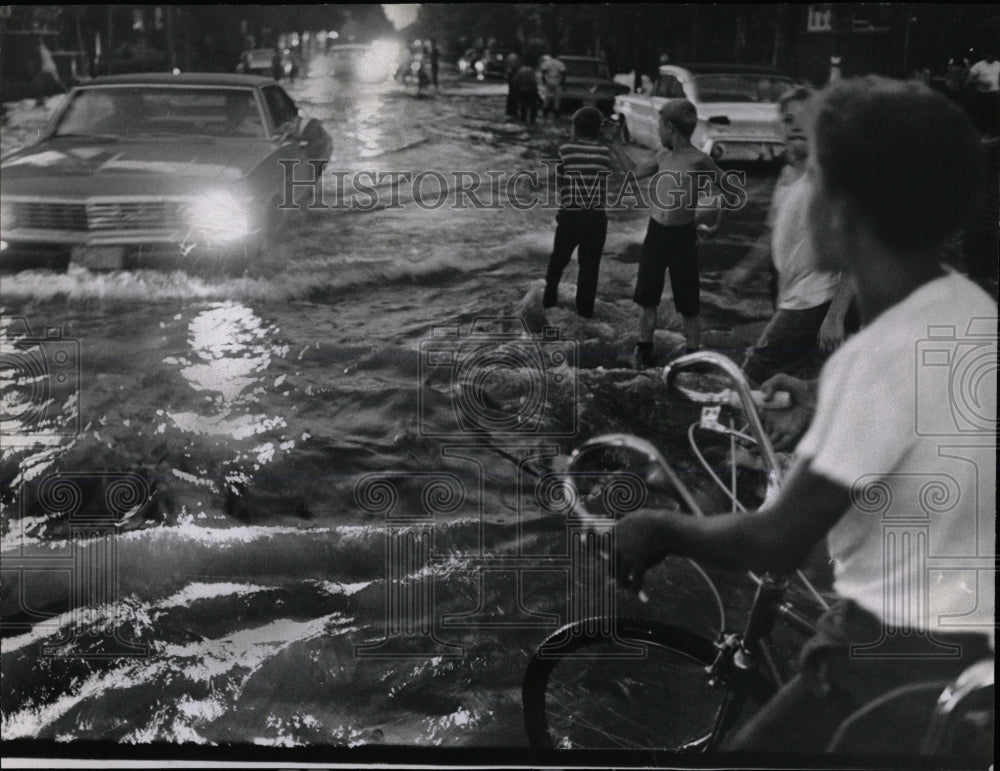 1968 Press Photo Water Main Breaks - RRW66713 - Historic Images