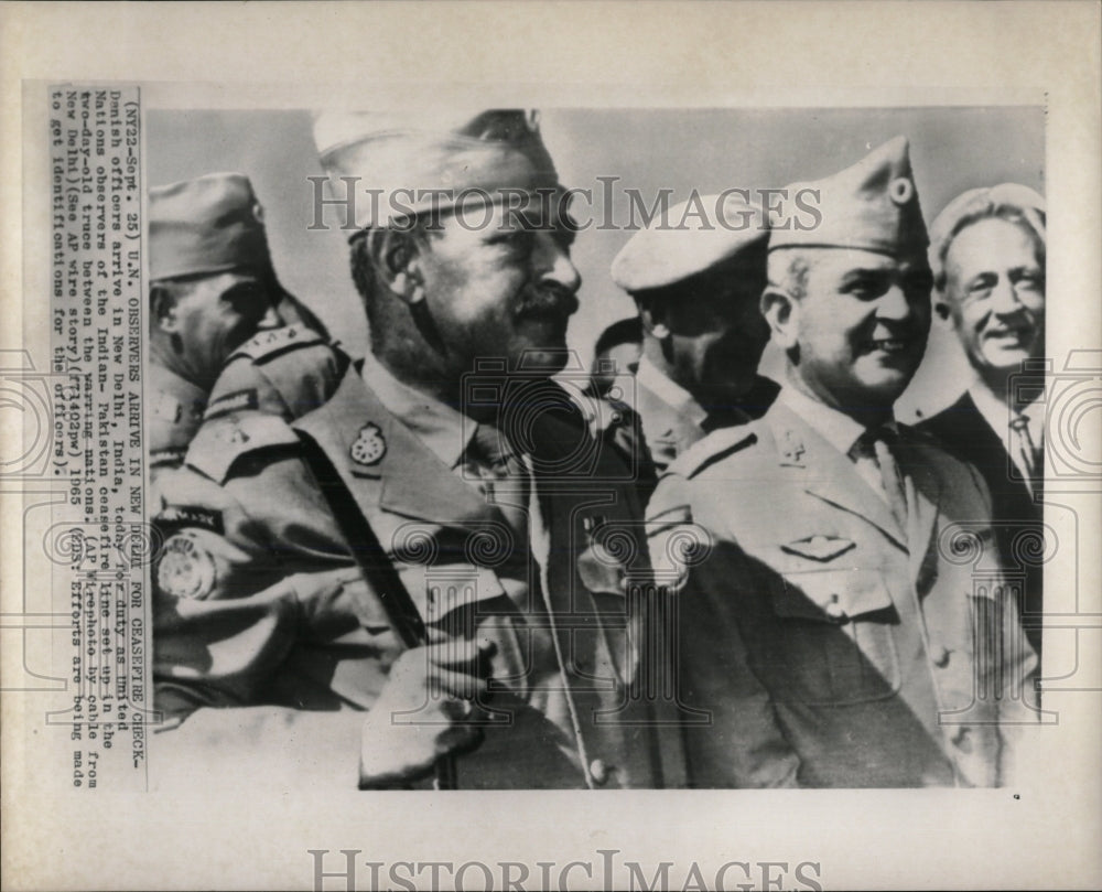 1965 Press Photo Damish officers arrive New Delhi - RRW66773 - Historic Images