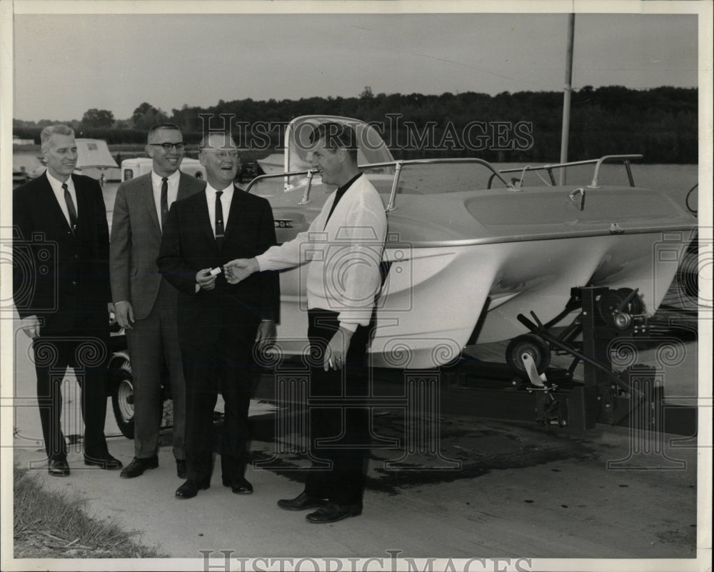 1966 Press Photo Boys Johnson Motors Waukegan Clubs - RRW66785 - Historic Images