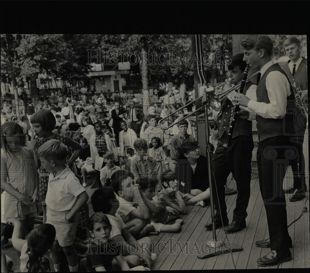 1966 Press Photo United Charities amusement park Susie - RRW66859 - Historic Images