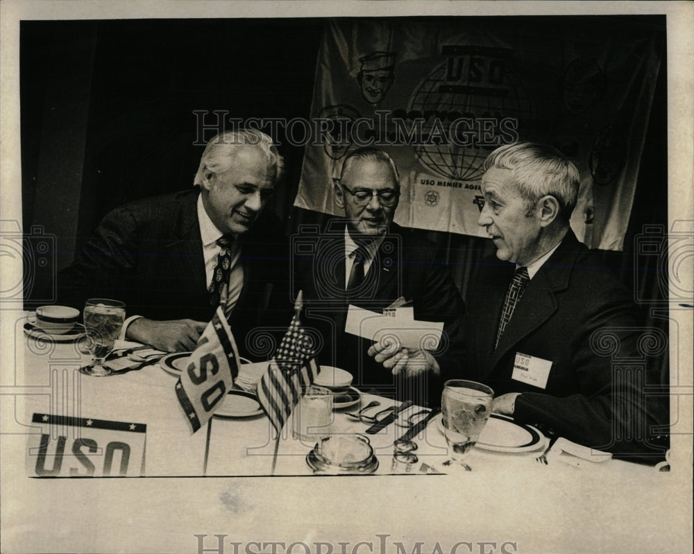 1972 Press Photo Fred McCahey Thomas Lewis USO Floyd - RRW66871 - Historic Images