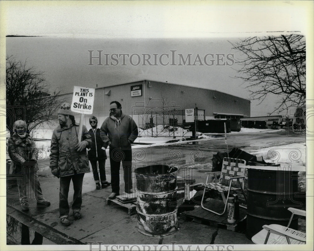 1986 Press Photo America National corp UN steelworkers - RRW66951 - Historic Images