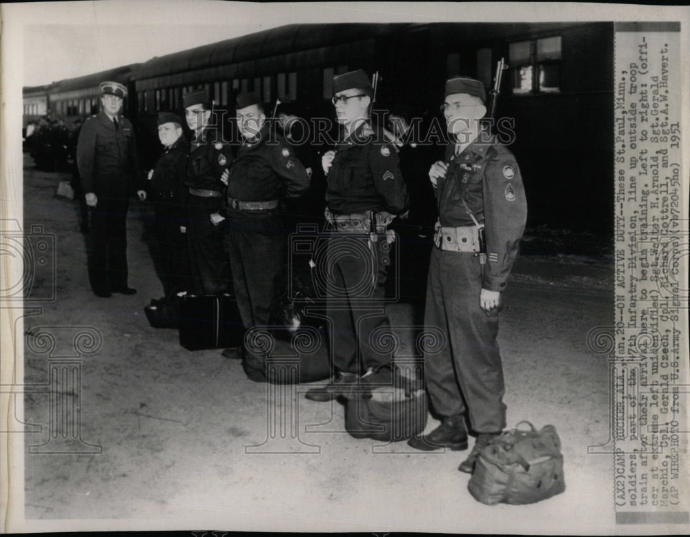 1951 Press Photo Soldiers Arrive For Training - RRW67073 - Historic Images