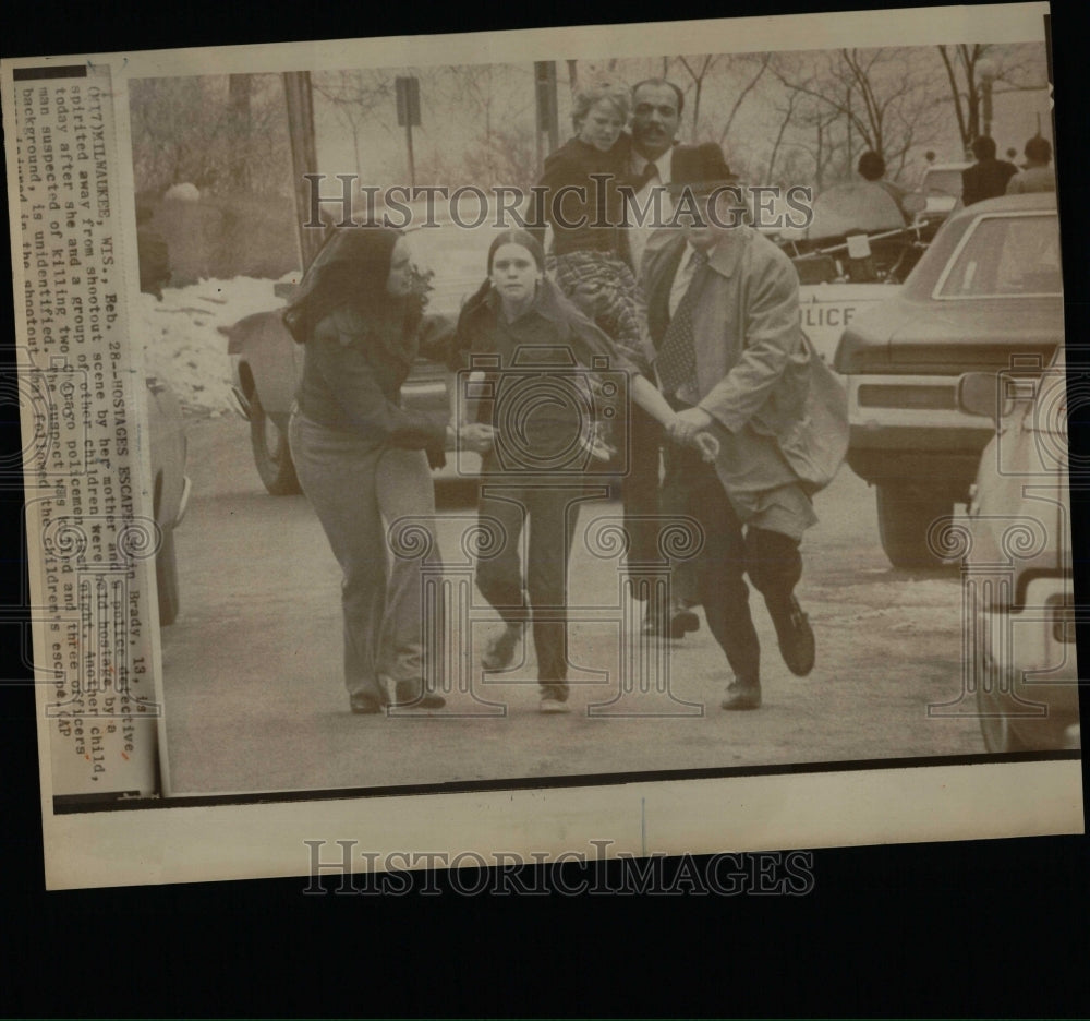 1974 Press Photo Levin Brady mother police detective - RRW67579 - Historic Images