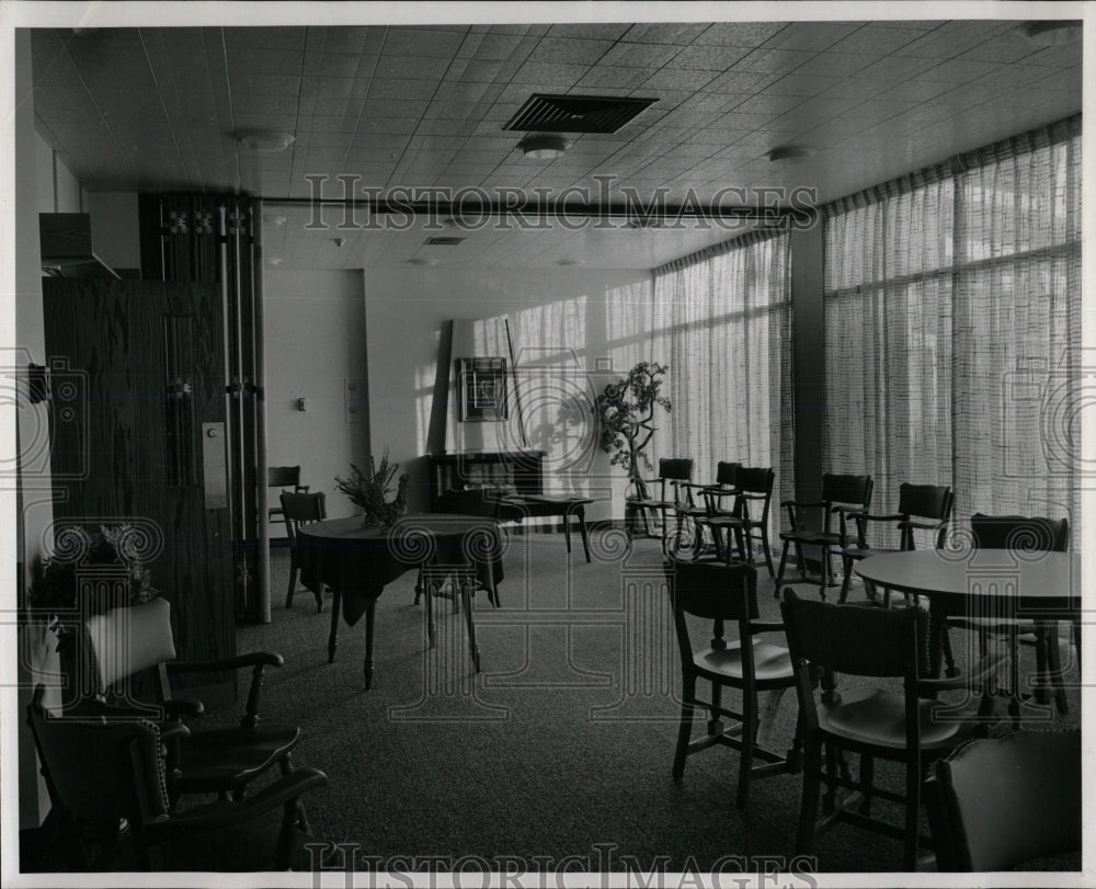 Press Photo Methodist supported Retirement Pontiac home - RRW67755 - Historic Images