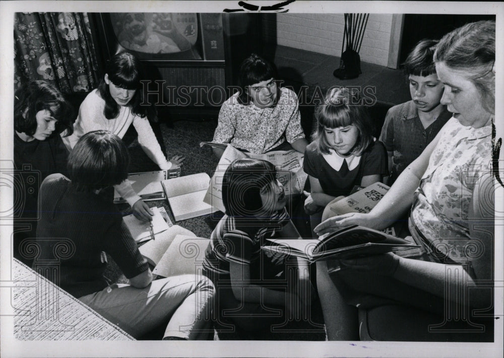 1967 Press Photo Children Detroit Cool Mildred Goodwin - RRW67847 - Historic Images