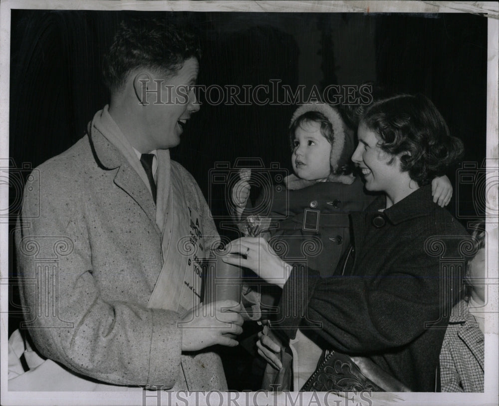 1954 Press Photo Mrs.Raymond Miller Holds Orphan child - RRW67877 - Historic Images