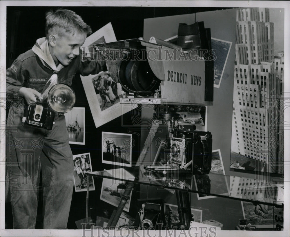 1954 Press Photo Exposition Do It Yourself Detroit News - RRW67929 - Historic Images
