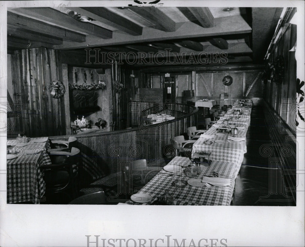 1973 Press Photo Dicken&#39;s Room Restaurants - RRW68013 - Historic Images