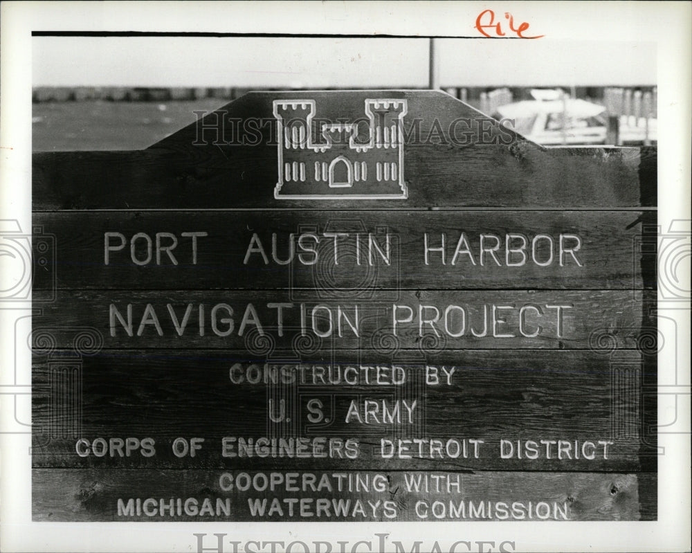 1981 Press Photo Port Austin Harbor Navigation Project - RRW68043 - Historic Images