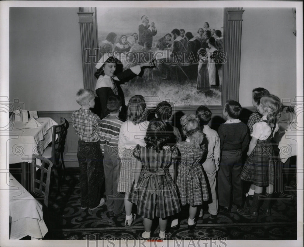 1957 Press Photo Shelia Lorenz May Flower Hotel Student - RRW68047 - Historic Images