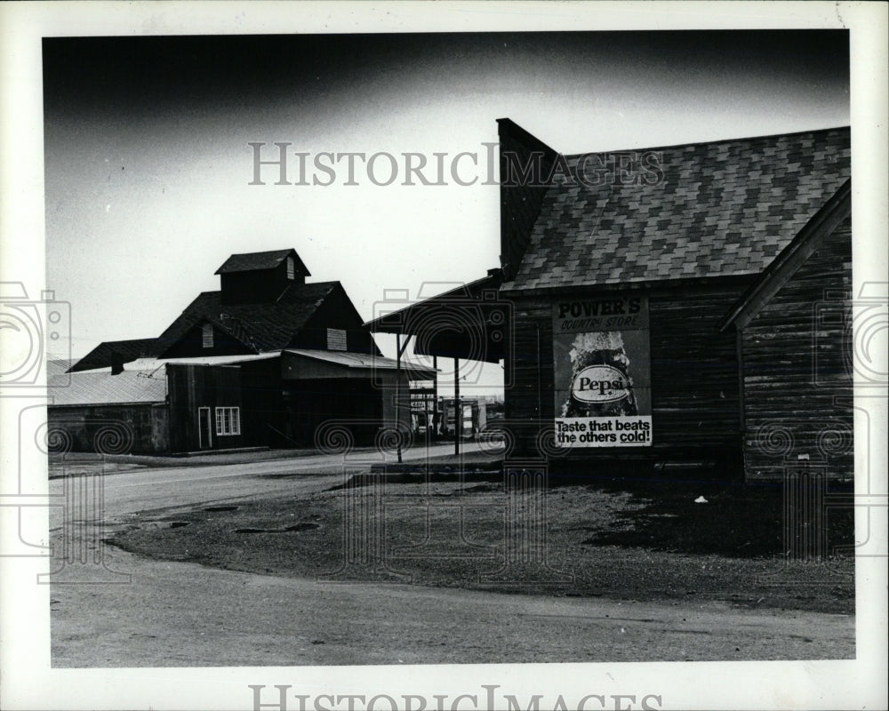 1981 Press Photo old Country street Pinnelorg Ride - RRW68123 - Historic Images