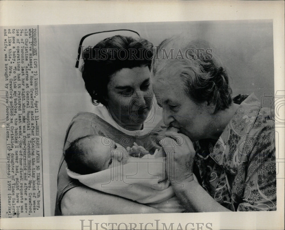 1972 Press Photo Christine Alerno central hospital Kiss - RRW68175 - Historic Images