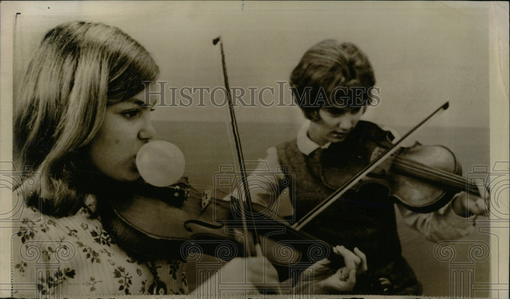 1967 Press Photo Jan Patchford Violin Instrumentalist - RRW68285 - Historic Images