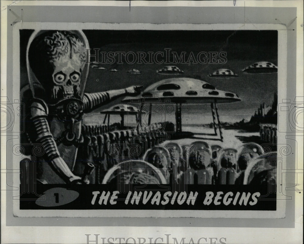 1975 Press Photo The Invasion Begins Bubble Gum Cards - RRW68297 - Historic Images