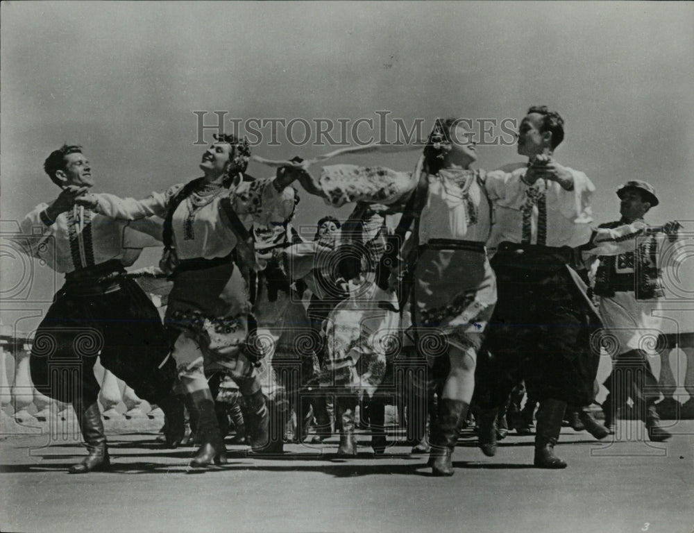 1967 Press Photo THE UKRAINIAN DANCE COMPANY - RRW68319 - Historic Images