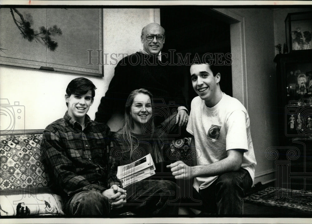 1990 Press Photo Evanston Township High School Students - RRW68363 - Historic Images