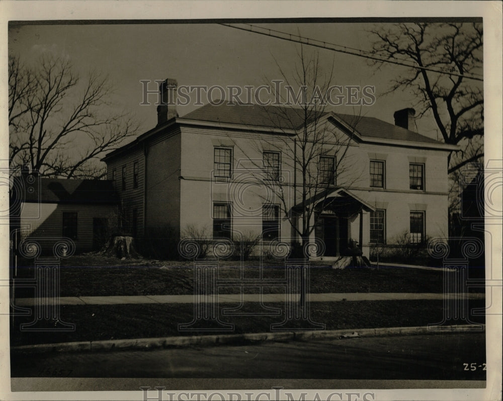 1928 Press Photo Old dellious Houses - RRW68375 - Historic Images