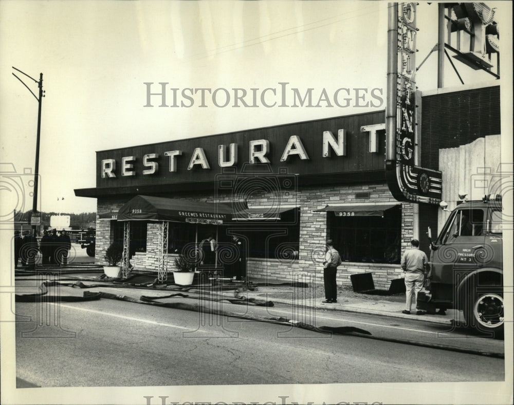 1964 Press Photo Fire Damage Green&#39;s Restaurant Chicago - RRW68695 - Historic Images