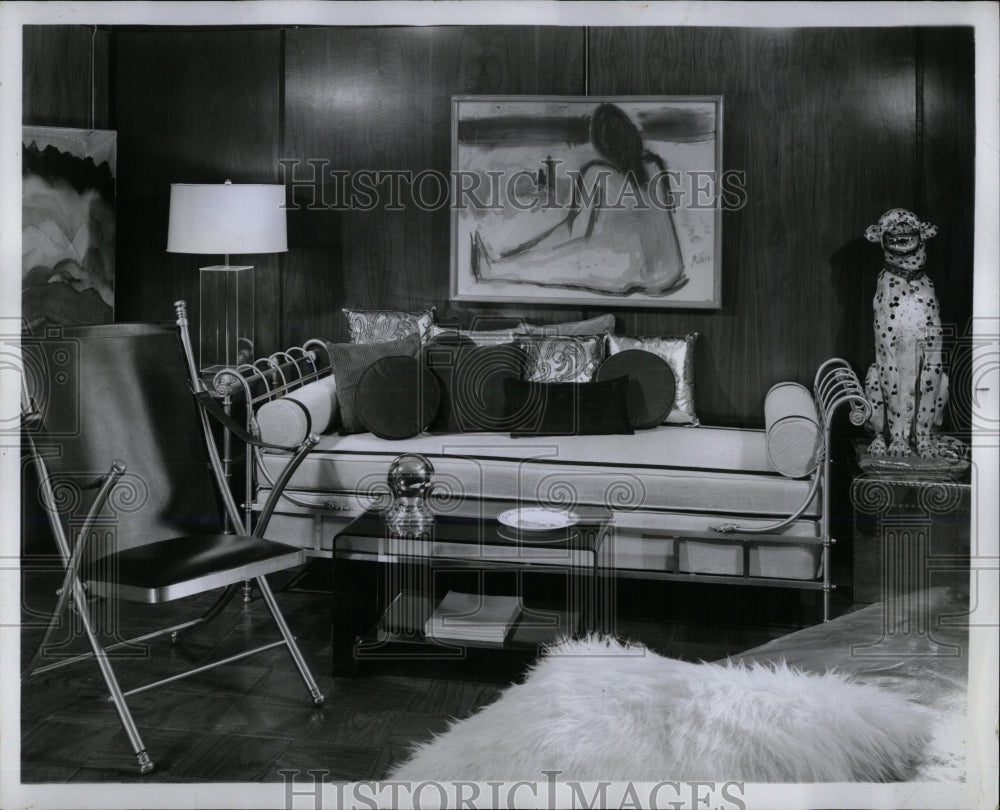 1970 Press Photo Brass Sleigh Bed Sofa Home Furniture - RRW68779 - Historic Images