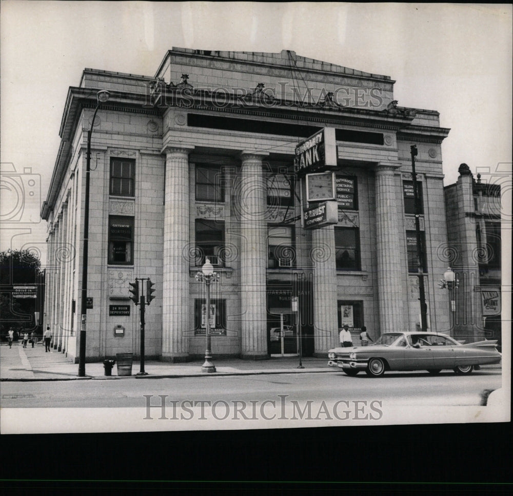 1967 Press Photo Guaranty Bank Trust Building Chicago - RRW68809 - Historic Images