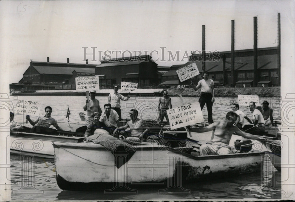 1956 Press Photo United Steel Workers Strike 1299 - RRW68851 - Historic Images