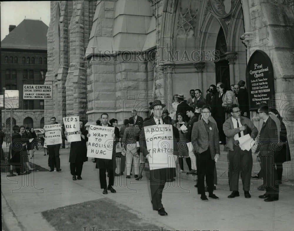 1965 Press Photo Pickets Protest House Un-American - RRW68951 - Historic Images